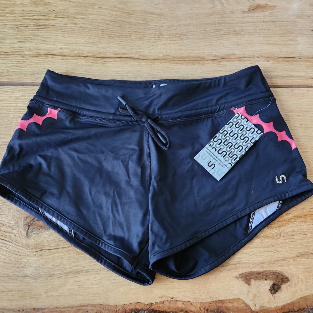 Urban Savage Pink Scallop Shorts Womens Size Small Black Athletic Shorts‎